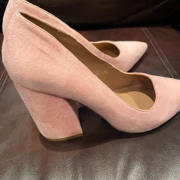 Audry Block Heel Pump Abound, size 7 - Picture 2 of 7